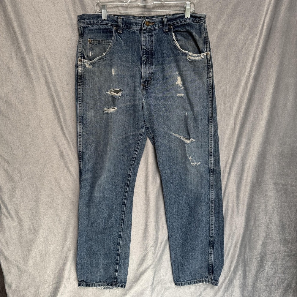 Wrangler Rugged Wear Jeans Mens 36x30 Blue 35001DW‎ Distressed Paint Stain